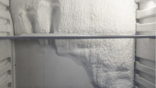 Tủ lạnh Hitachi bị đóng tuyết: Nguyên nhân, dấu hiệu và cách xử lý hiệu quả